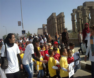   مصر اليوم - مسيرة لأطفال الأقصر تُطالب بحمايتهم من الإهمال والانتهاكات